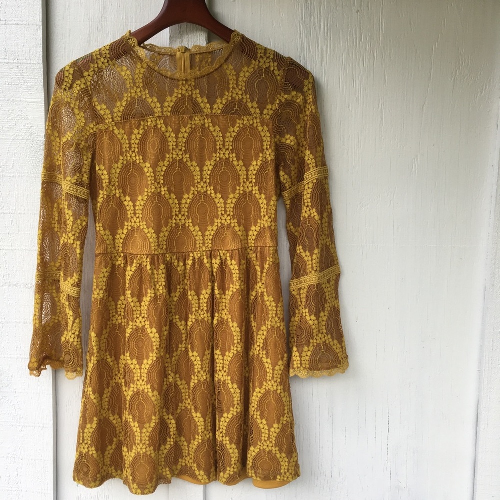 SOLD Adorable Vintage Style Mustard Dress🌼